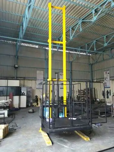HOIST FOR GOODS LIFT