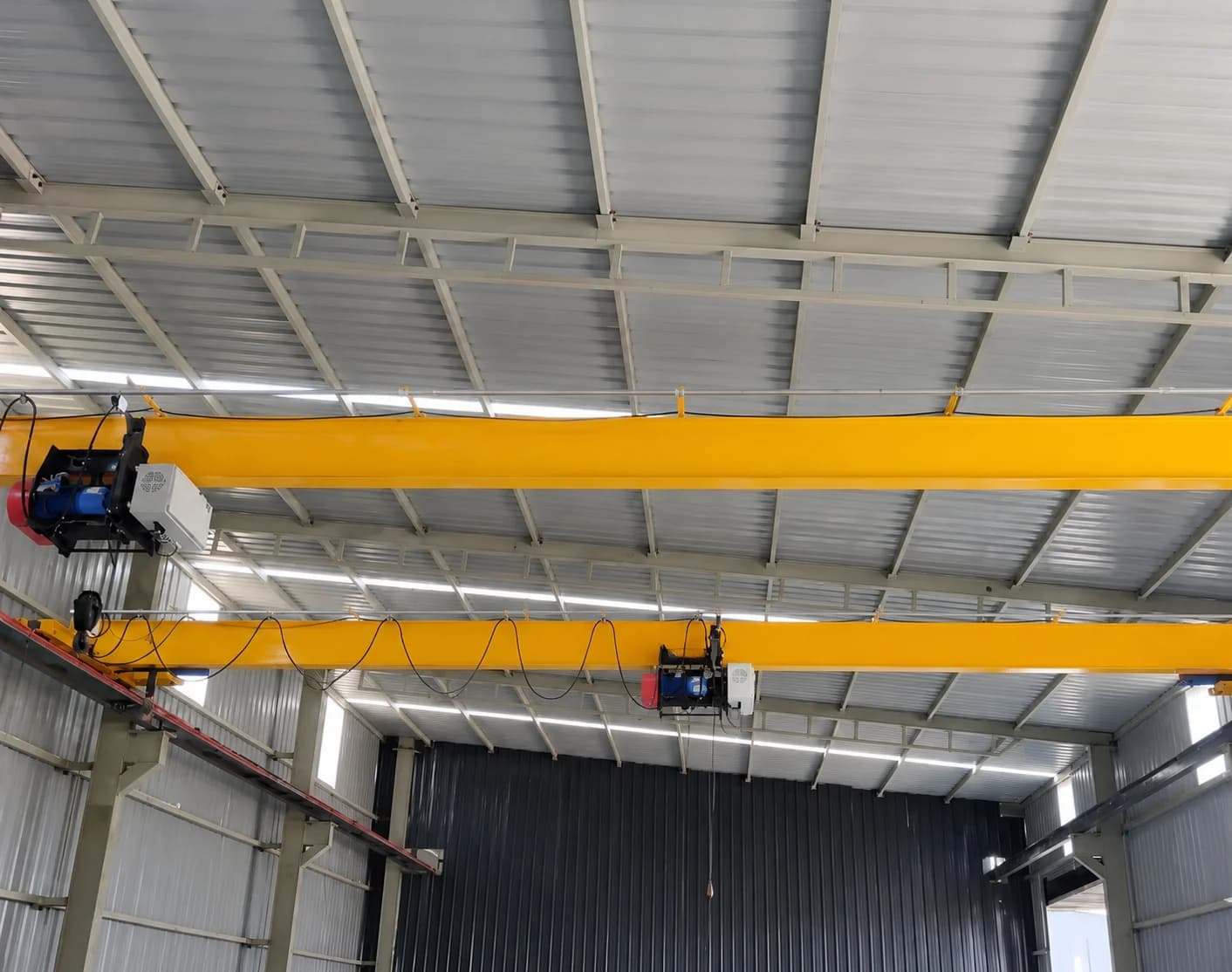 UNDERSLUNG CRANE Component