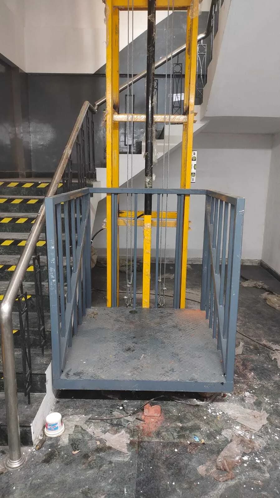 HOIST FOR GOODS LIFT Component